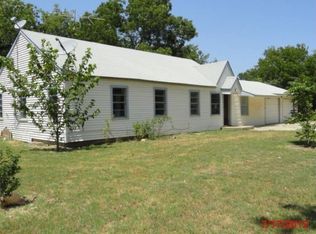 301 E Derby St, Saint Jo, TX 76265