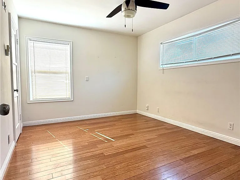 6517 White Oak Ave — Photo 10