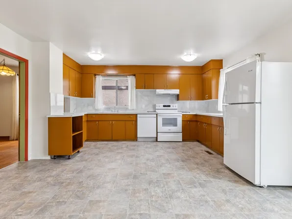 11626 77th Ave NW, Edmonton, AB T6G 0M3