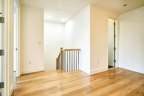 Rented by Lodger Corp | media 9