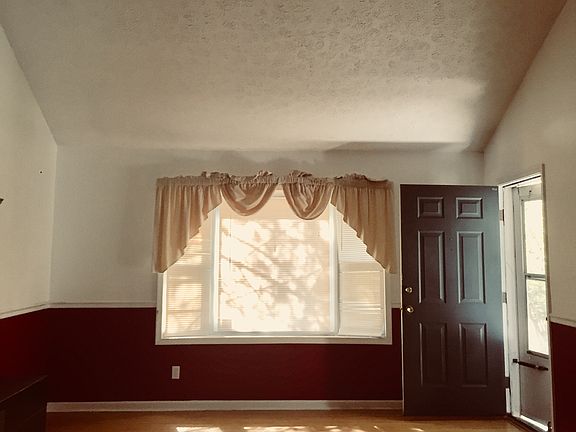5th image of 240 White Cypress Dr