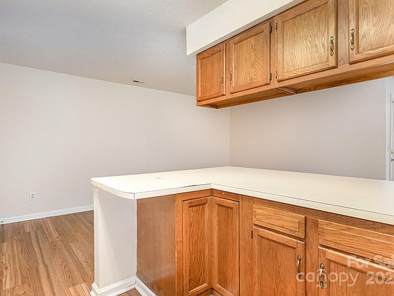 4th image of 6203 Rosecroft Dr