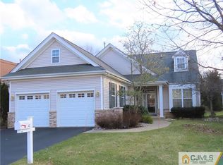 42 Lakehurst Way, Monroe Township, NJ 08831