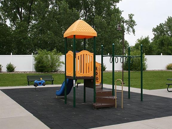 5th image of 9150 Zanzibar Ln N #111