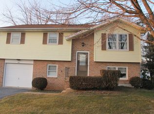 441 Chickadee Dr, Lititz, PA 17543