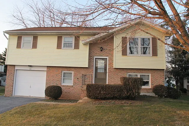 441 Chickadee Dr photo 1