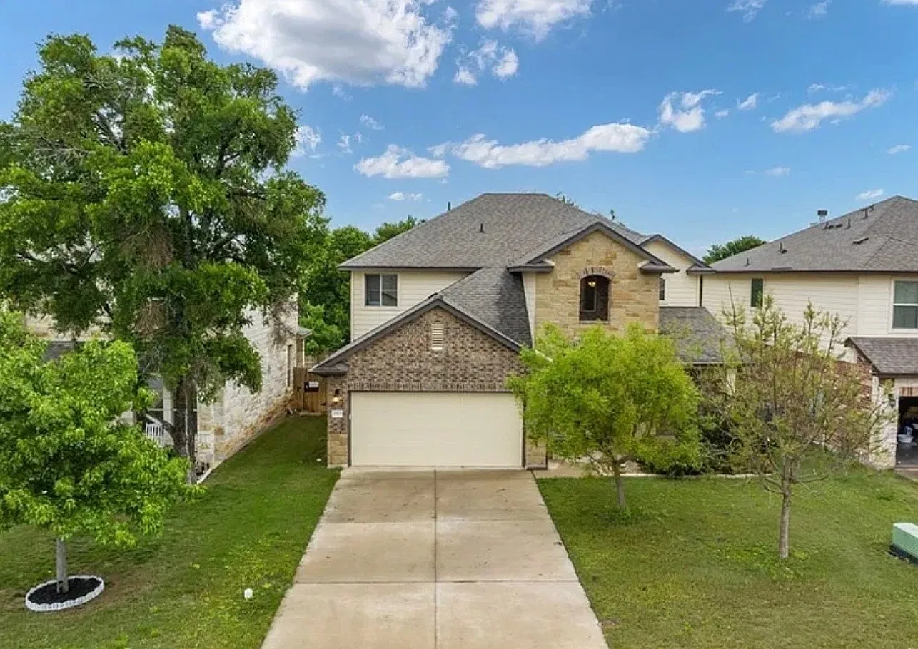 5 bed, 2647 sqft, $3,300 — Photo 1