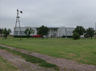 820 E 11th St, Hobart, OK 73651