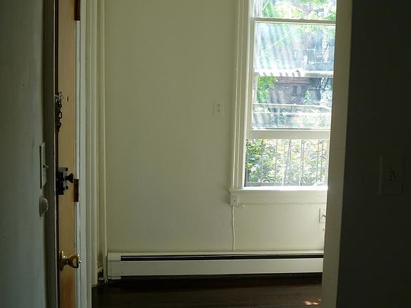 4th image of 209 3rd St