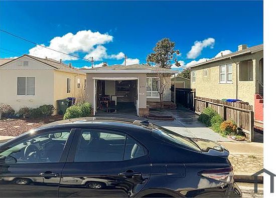 4th image of 839 34th St