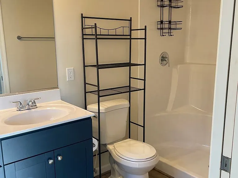 395 Shorewood Dr — Photo 14