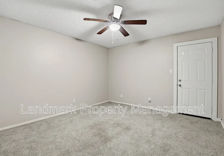 6811 Trail Lake Dr — Photo 19