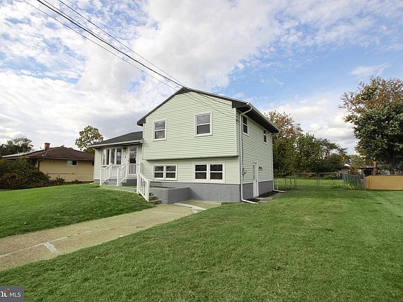 2nd image of 5 La Clede Dr