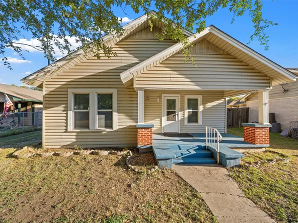 302 W Elm St, West, TX 76691
