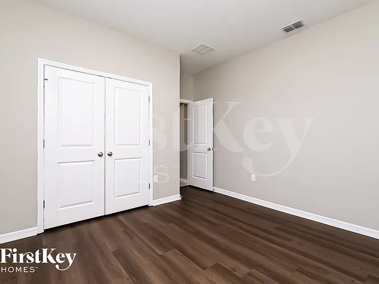 11836 Clare Hill Ave — Photo 10