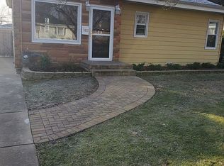 7431 W 114th St, Worth, IL