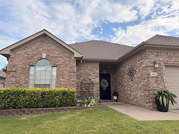 2nd image of 4180 Heritage Oak Dr