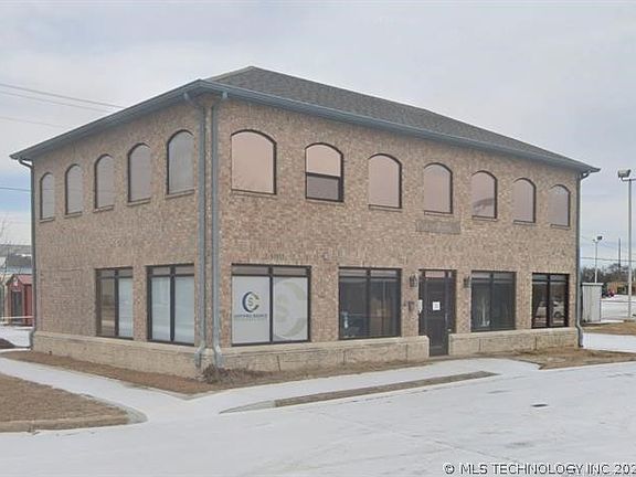 3rd image of 223 S Lynn Riggs Blvd