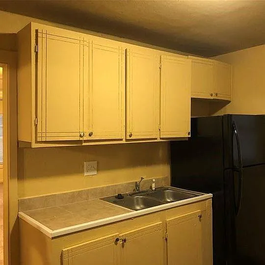 2 bed, 1.0 bath, 768 sqft, $895 — Photo 3