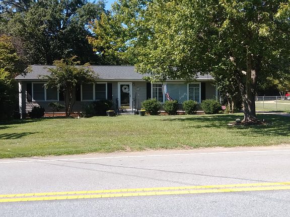 4th image of 311 Pine Knoll Dr