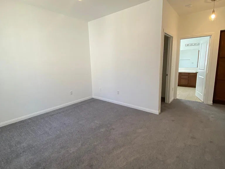 9731 Vesper Ave #9 — Photo 28