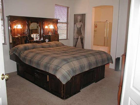 3rd image of 9464 N Potter Drive