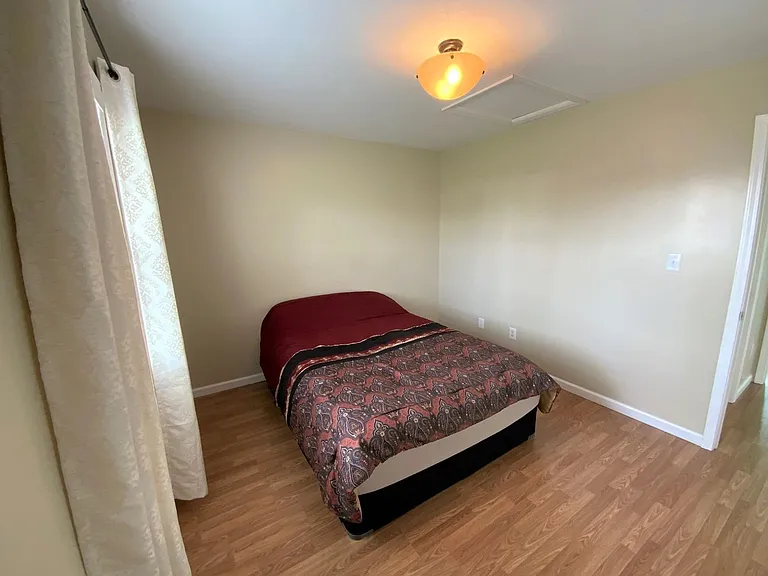 205 Zachary Ln — Photo 9