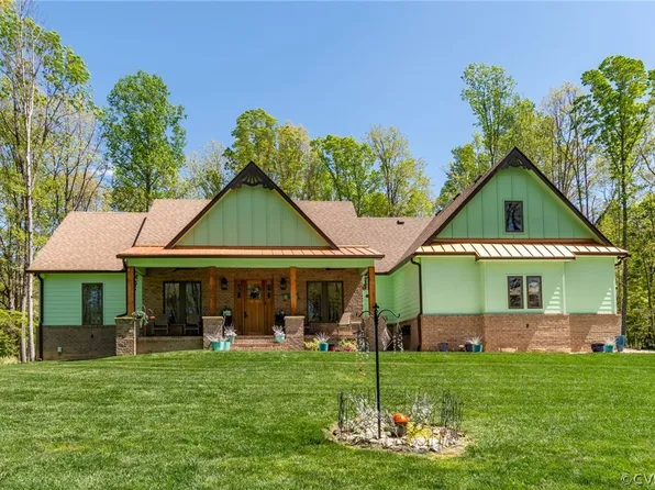 5000 Double Eagle Dr, Louisa, VA 23093