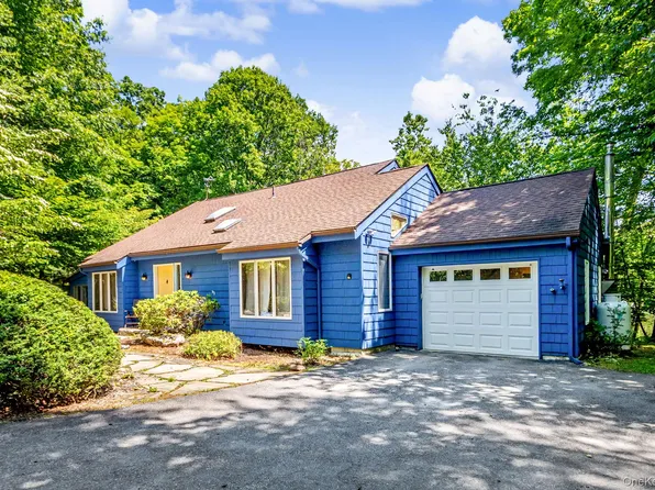 4 Loggers Court, Carmel, NY 10512