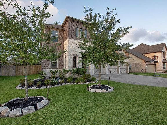 3rd image of 12506 Agate Ln