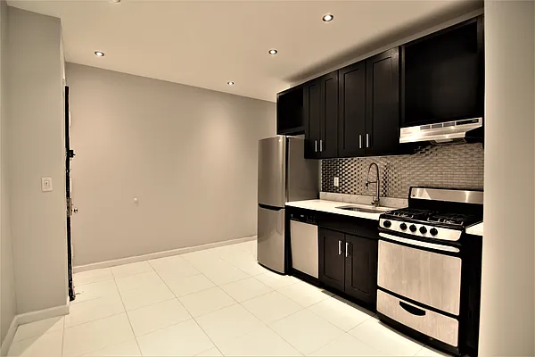 Rented by Bohemia Realty Group | media 13