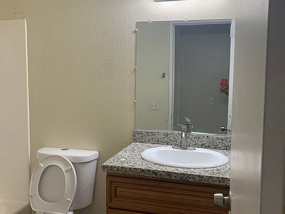 5th image of 1420 E Pumalo St #51