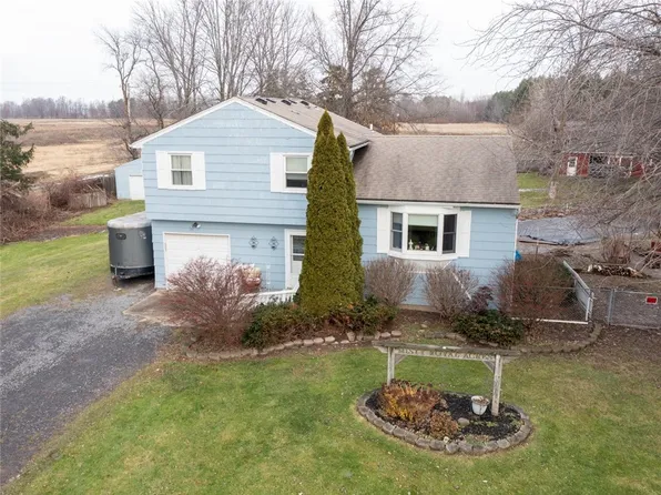 518 Moscow Rd, Hamlin, NY 14464