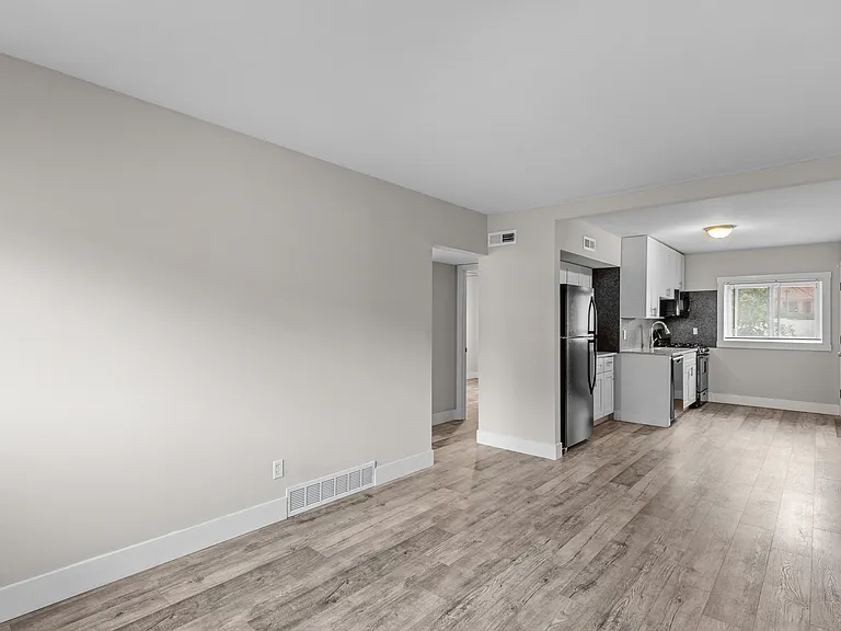 Clydesdale Apartments — Photo 6