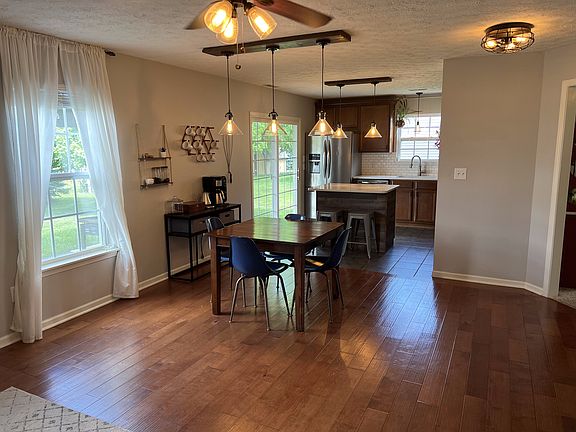 4th image of 3996 Druze Ave