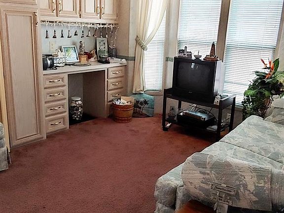 4th image of 188 Edson Dr #188