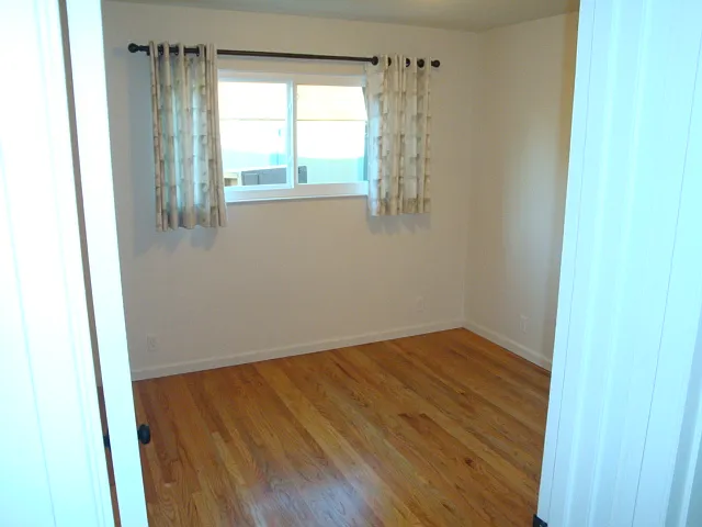 851 Standish Rd — Photo 16
