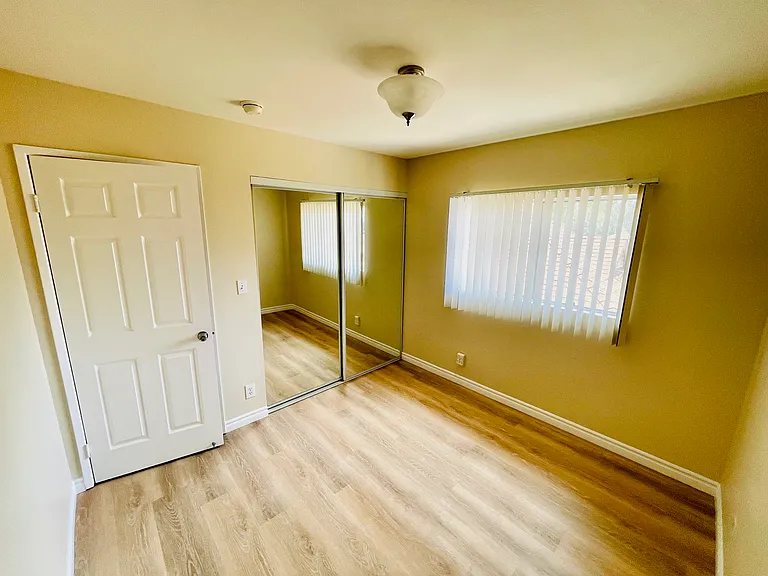 2104 Raymond Ave — Photo 12