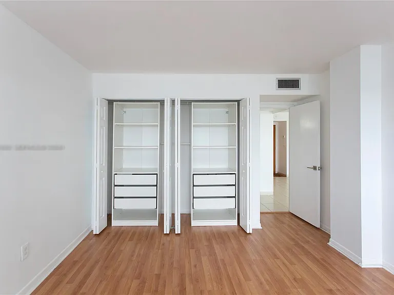 1420 Brickell Bay Dr #1604 — Photo 14