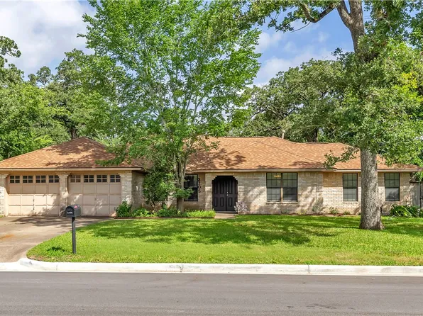 2705 Brookway Dr, College Station, TX 77845