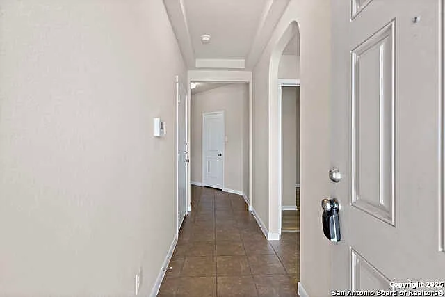 117 Linden Ln — Photo 3