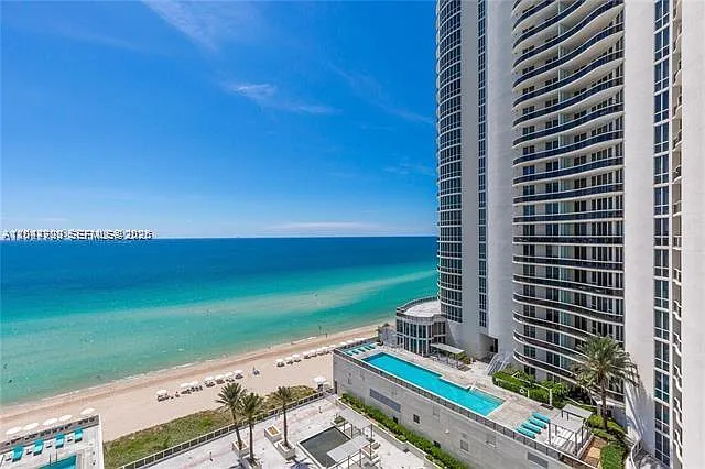 Tdr Tower I Condo — Photo 2