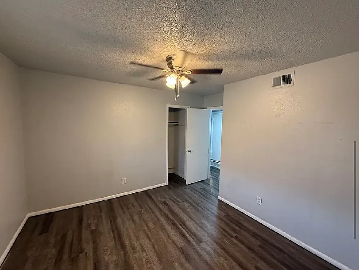 Port 50 Apartments — Photo 3