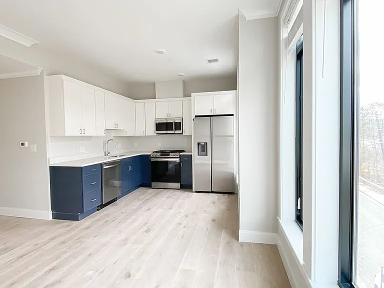 157 Everett St #309 — Photo 2