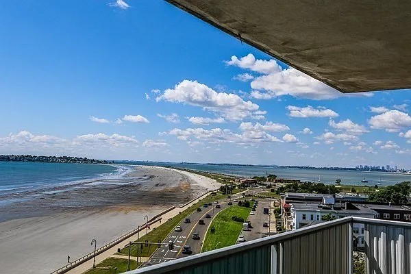 1 bed, 798 sqft, $2,299 — Photo 2