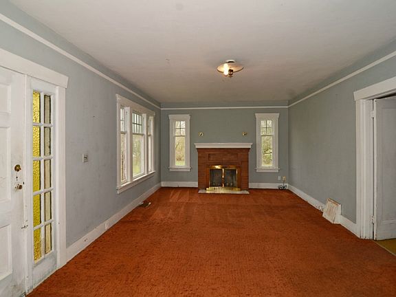 5th image of 6107 132nd St NE