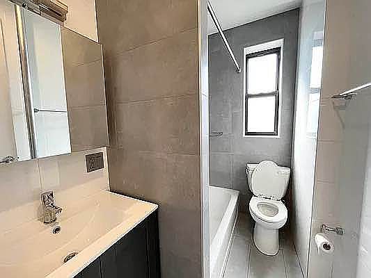 5th image of 317 Lefferts Ave APT 4F
