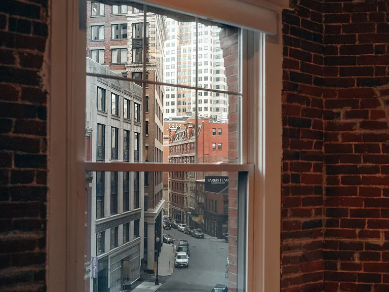 281 Franklin St #301 — Photo 4