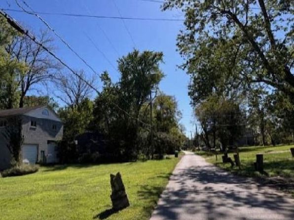 1526 Riverside Dr, Prospect, KY 40059