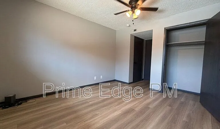 1121 N 28th St #6 — Photo 21